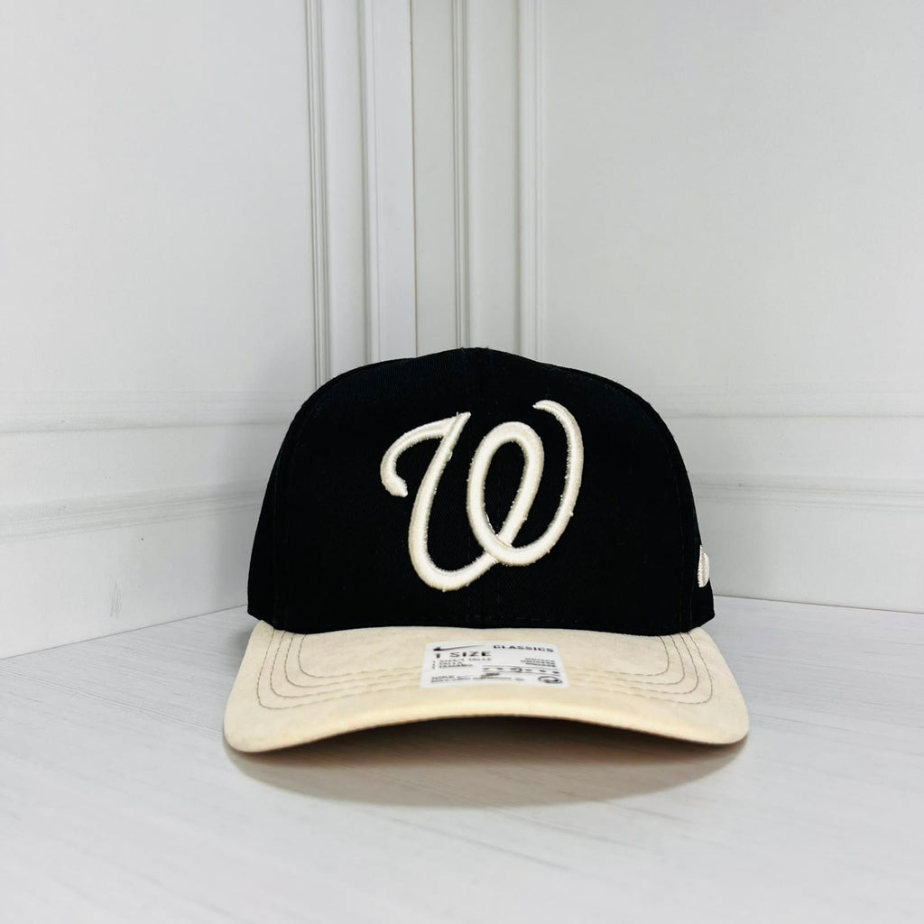 Gorra Classic W Negra con Visera Beige