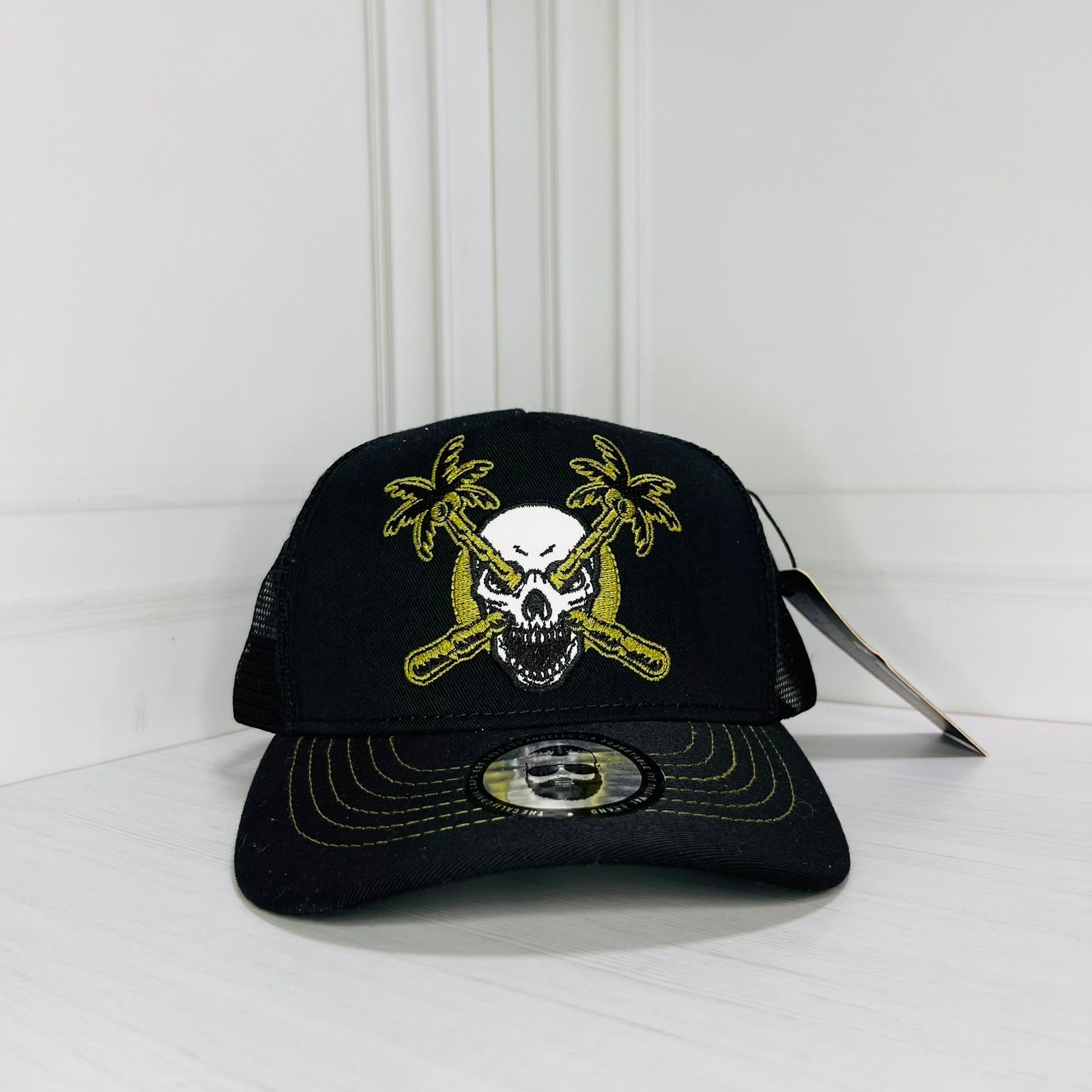 Gorra Trucker Skull Palm Negra