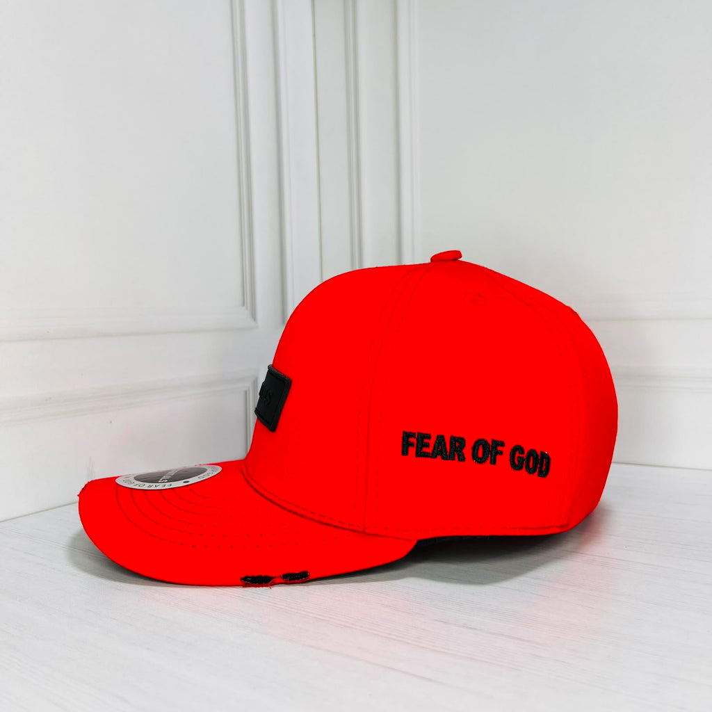 Gorra Essentials Roja Negra
